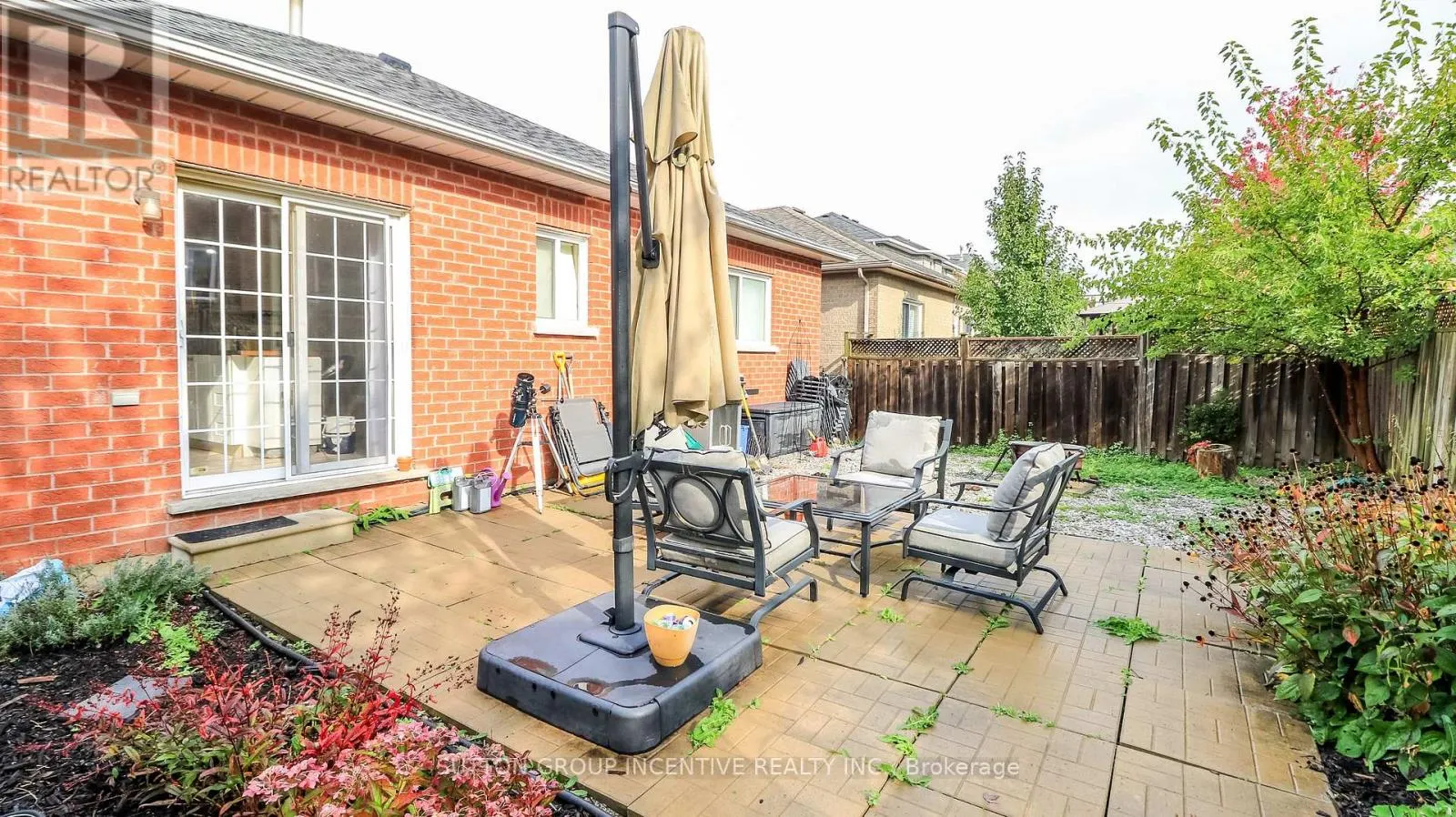 142 RAYMOND CRESCENT