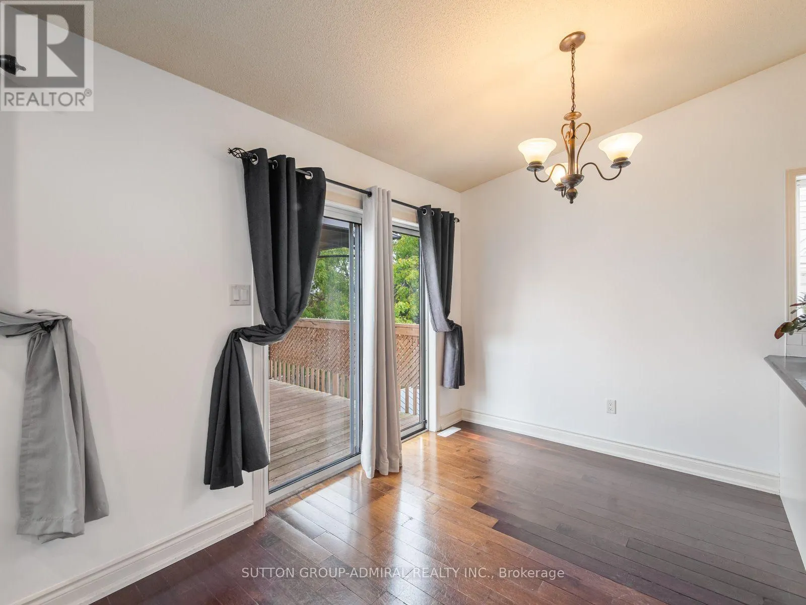 28 HARWOOD DRIVE