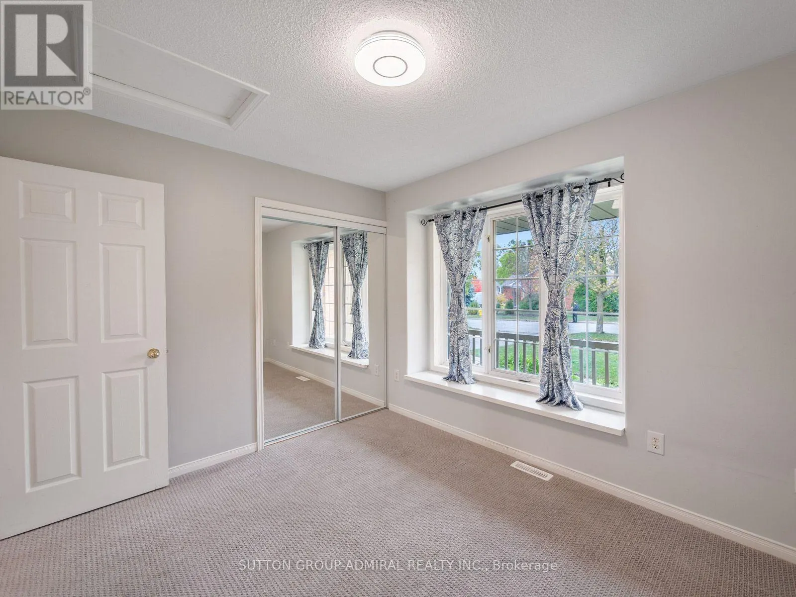 28 HARWOOD DRIVE