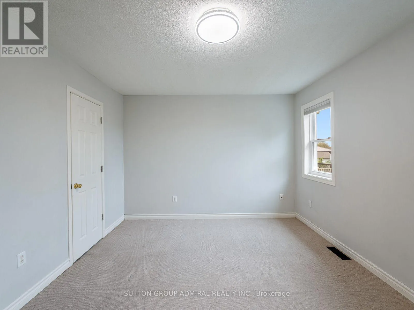 28 HARWOOD DRIVE