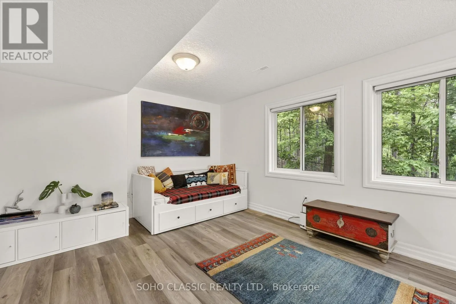 16 ONEIDA AVENUE