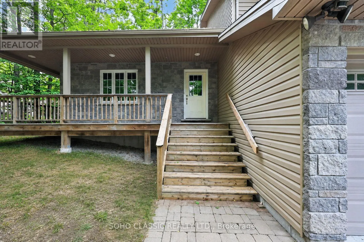 16 ONEIDA AVENUE
