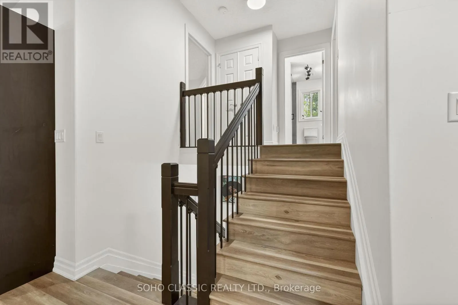 16 ONEIDA AVENUE
