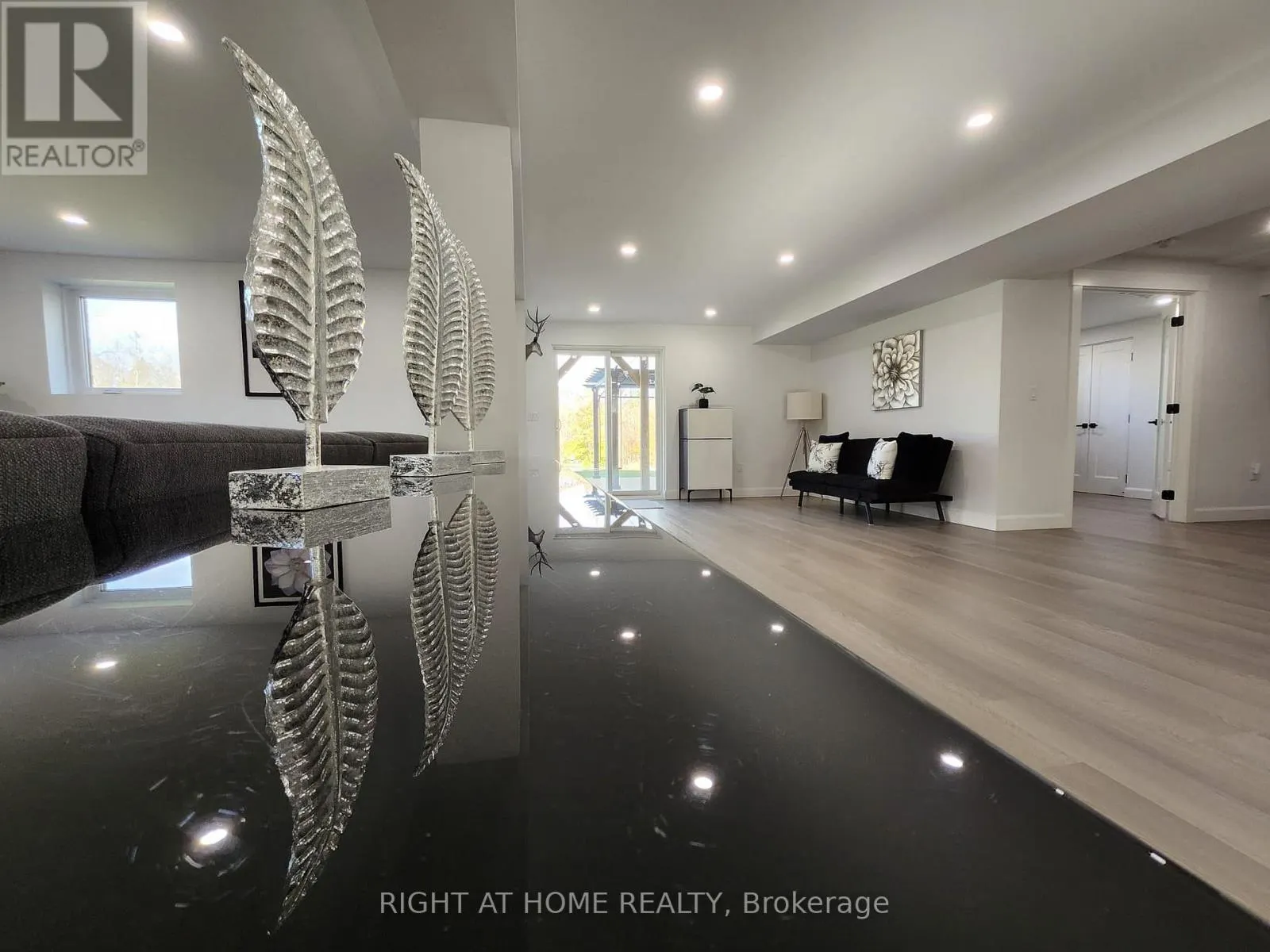 84 DIAMOND VALLEY DRIVE