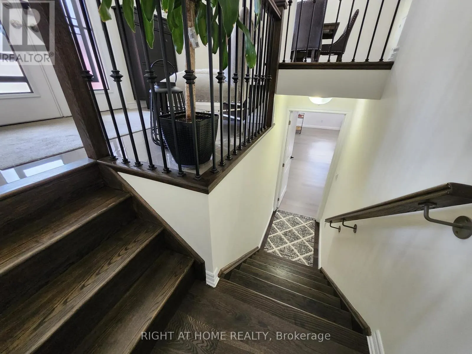 84 DIAMOND VALLEY DRIVE