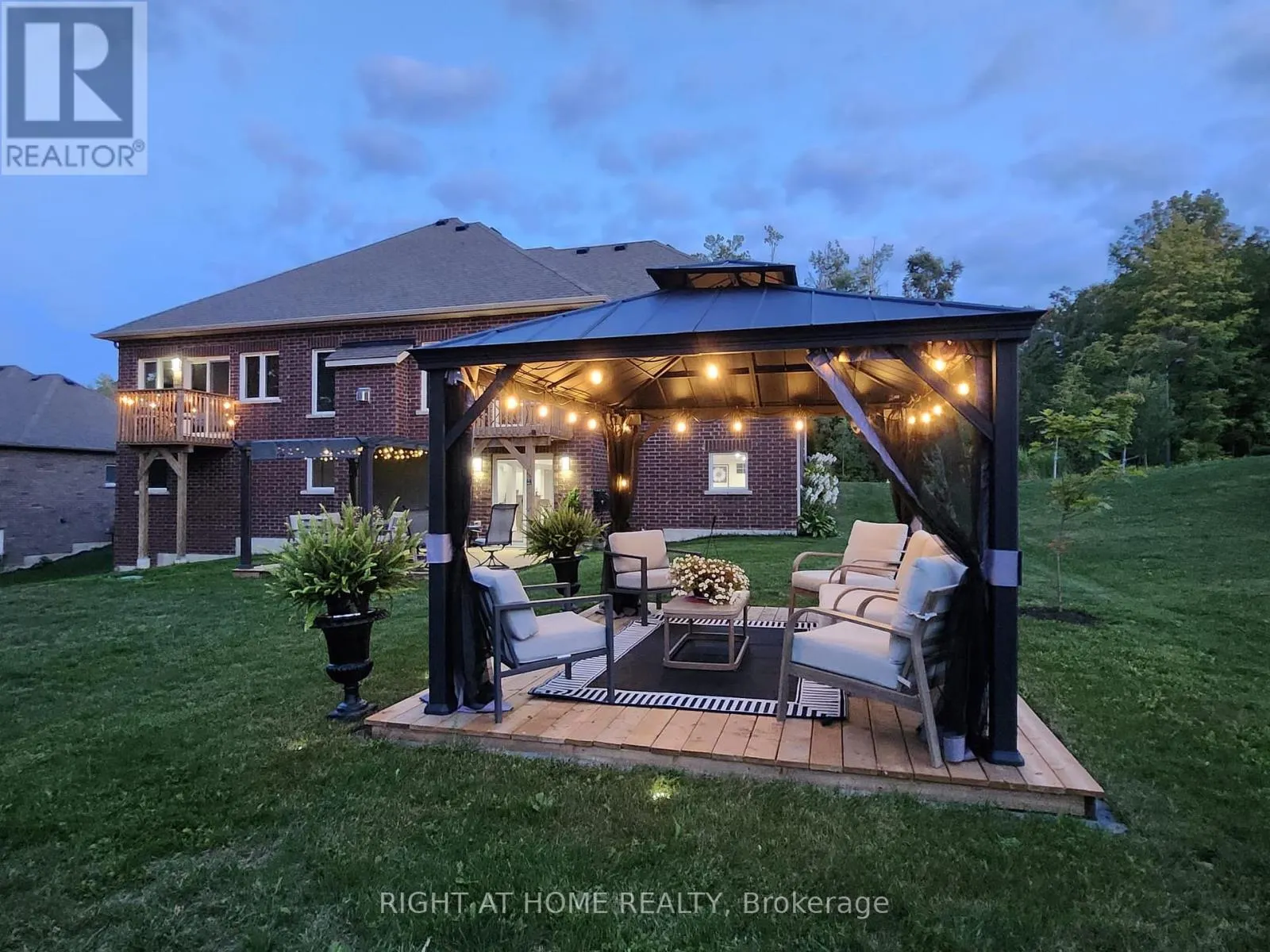84 DIAMOND VALLEY DRIVE