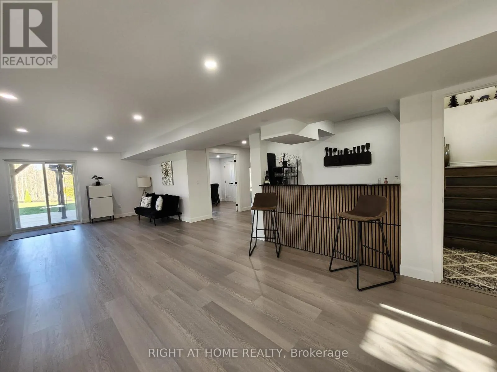 84 DIAMOND VALLEY DRIVE