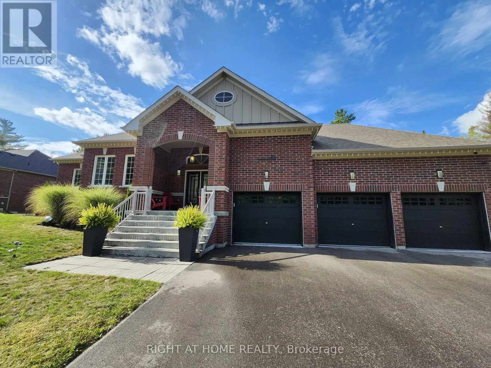84 DIAMOND VALLEY DRIVE
