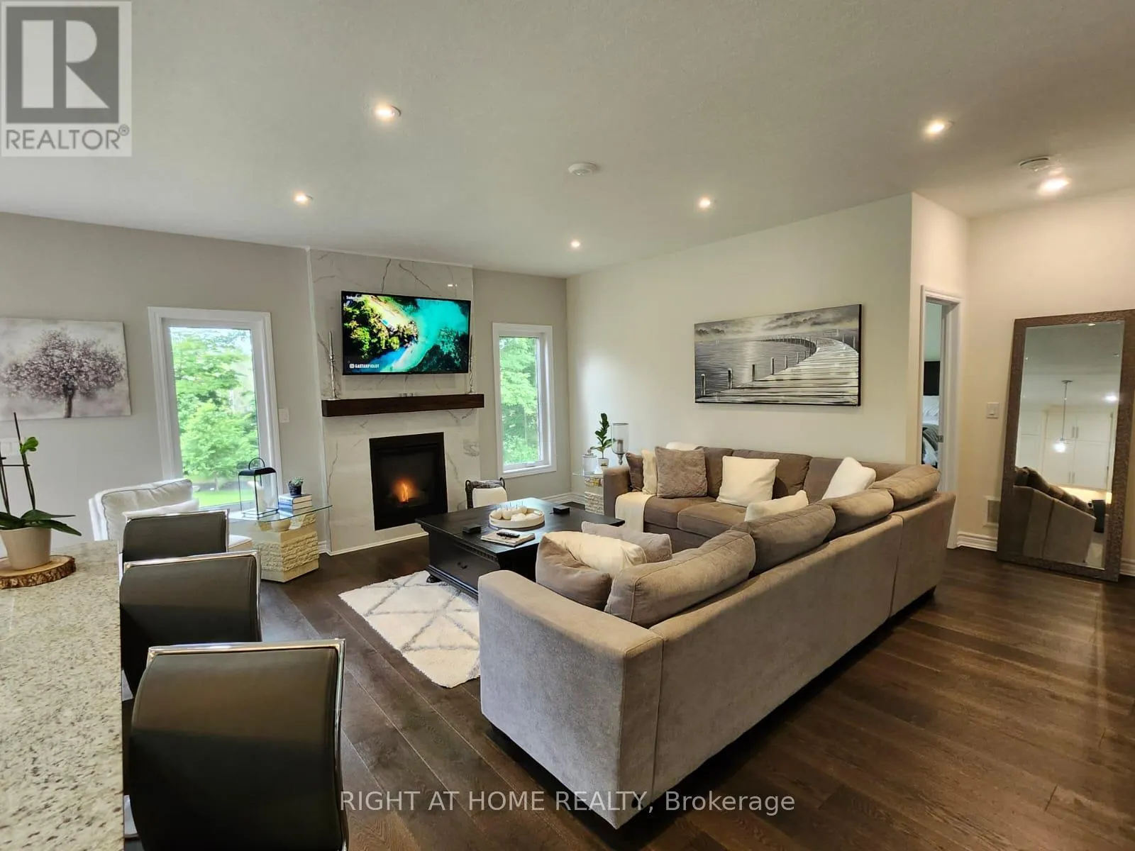 84 DIAMOND VALLEY DRIVE