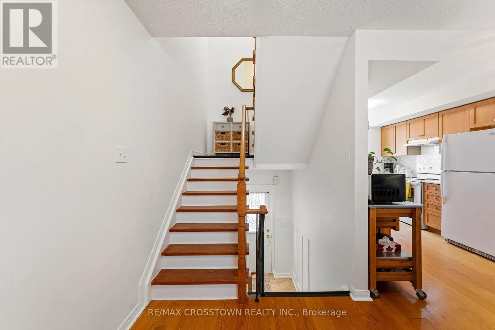 B1 - 440 YONGE STREET