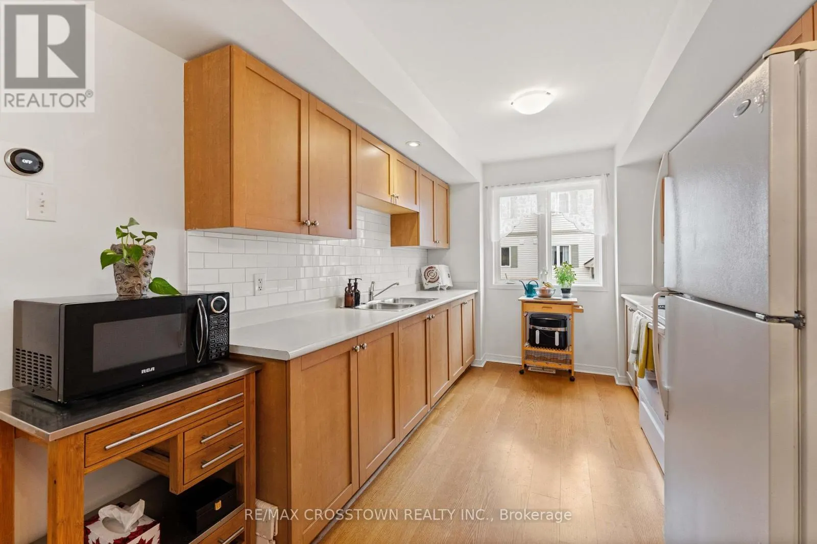 B1 - 440 YONGE STREET