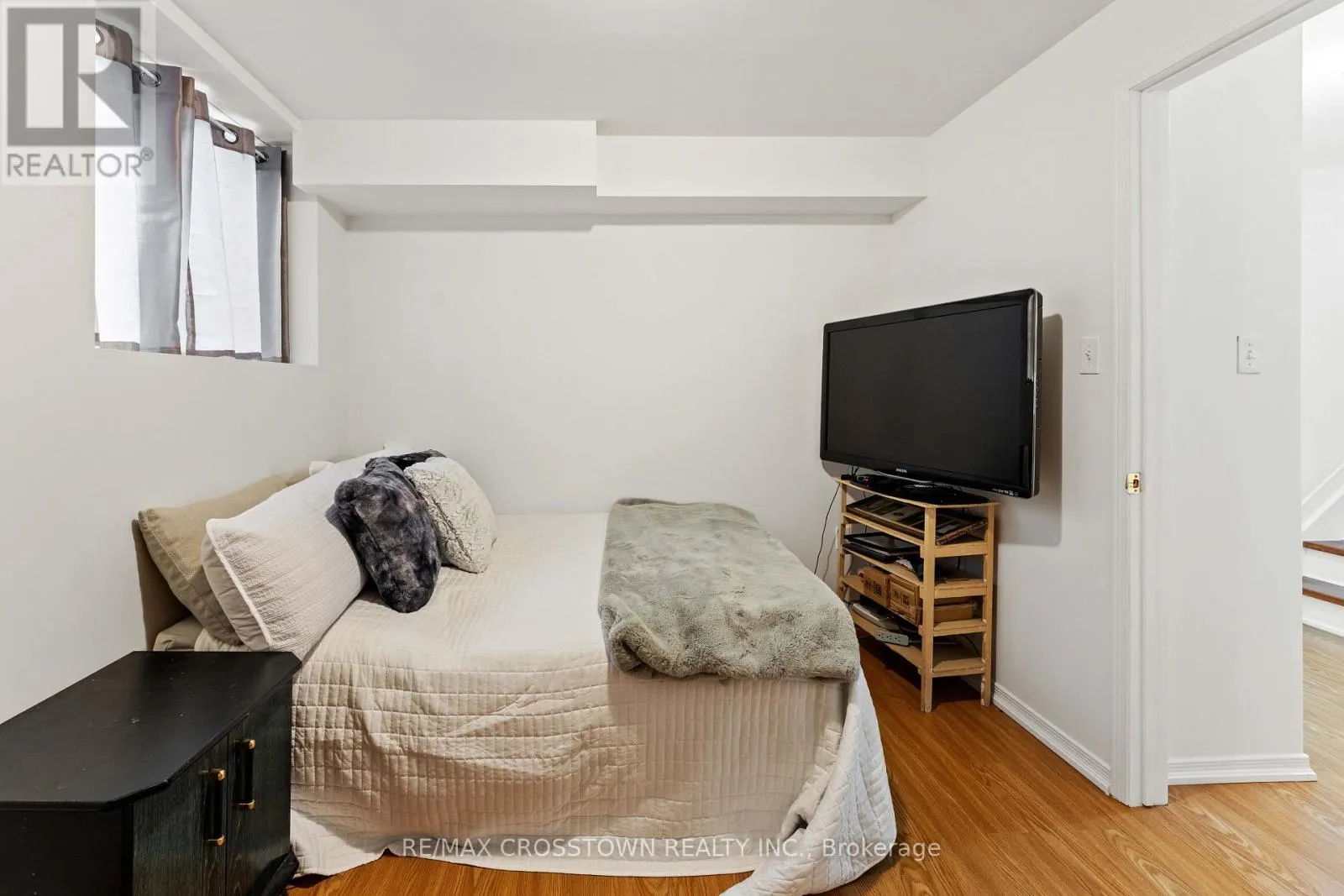 B1 - 440 YONGE STREET