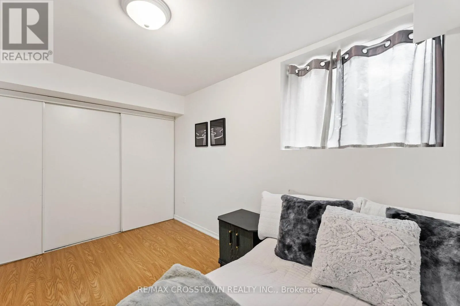 B1 - 440 YONGE STREET