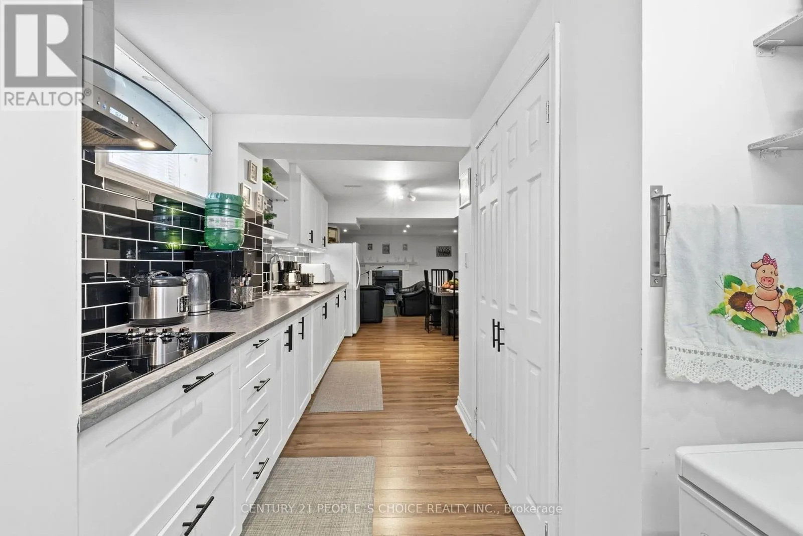 4 IMPERIAL CROWN LANE