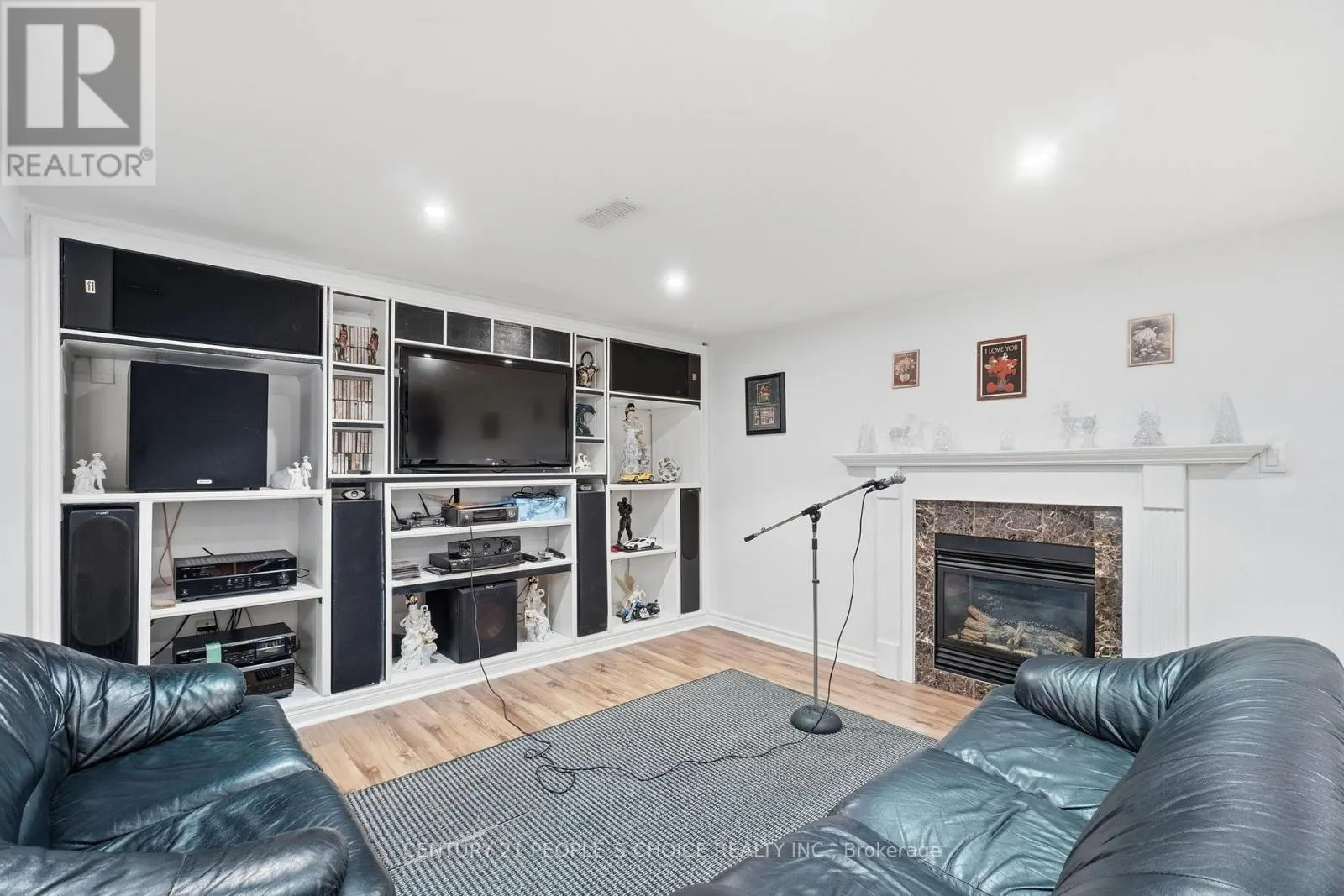 4 IMPERIAL CROWN LANE