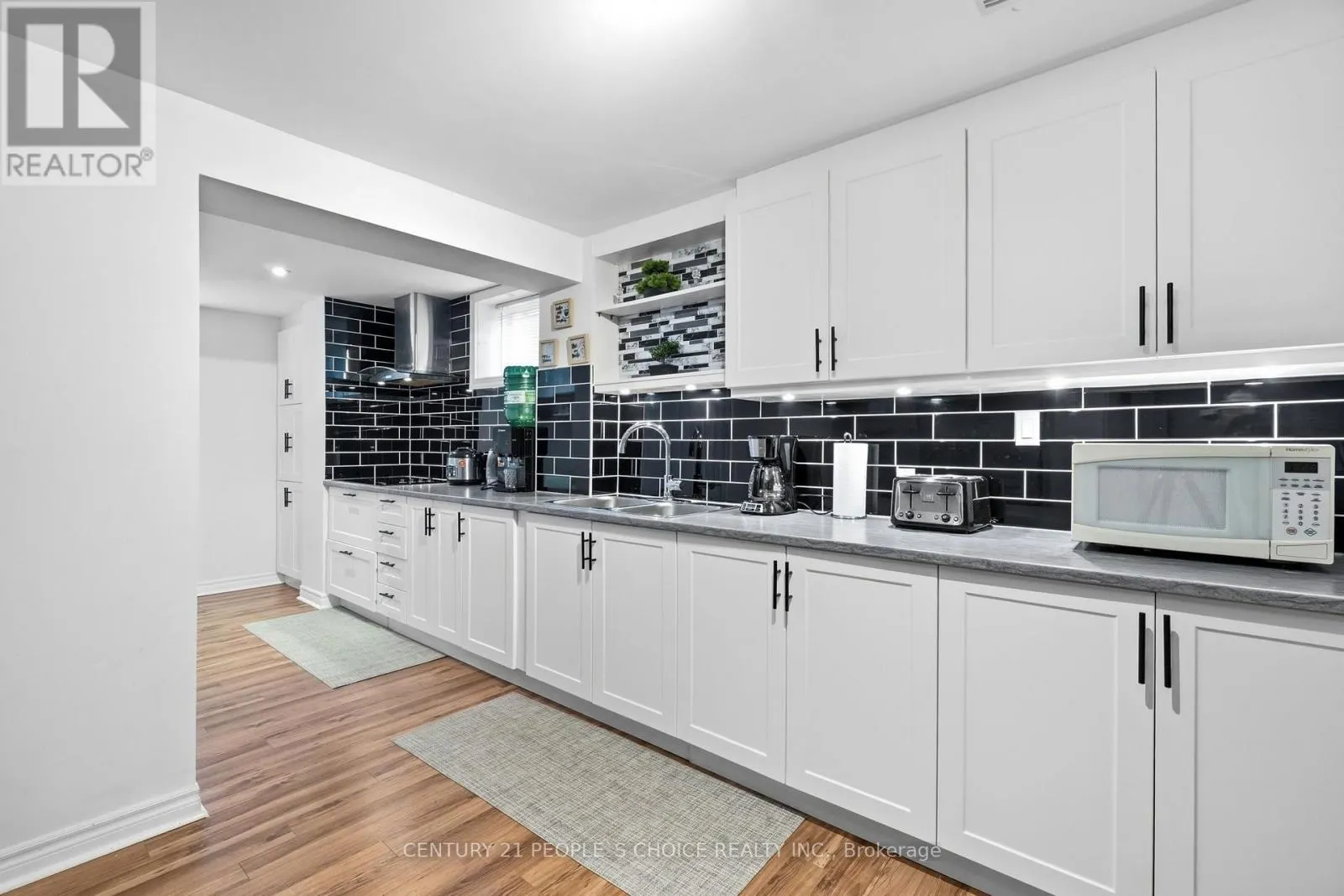 4 IMPERIAL CROWN LANE