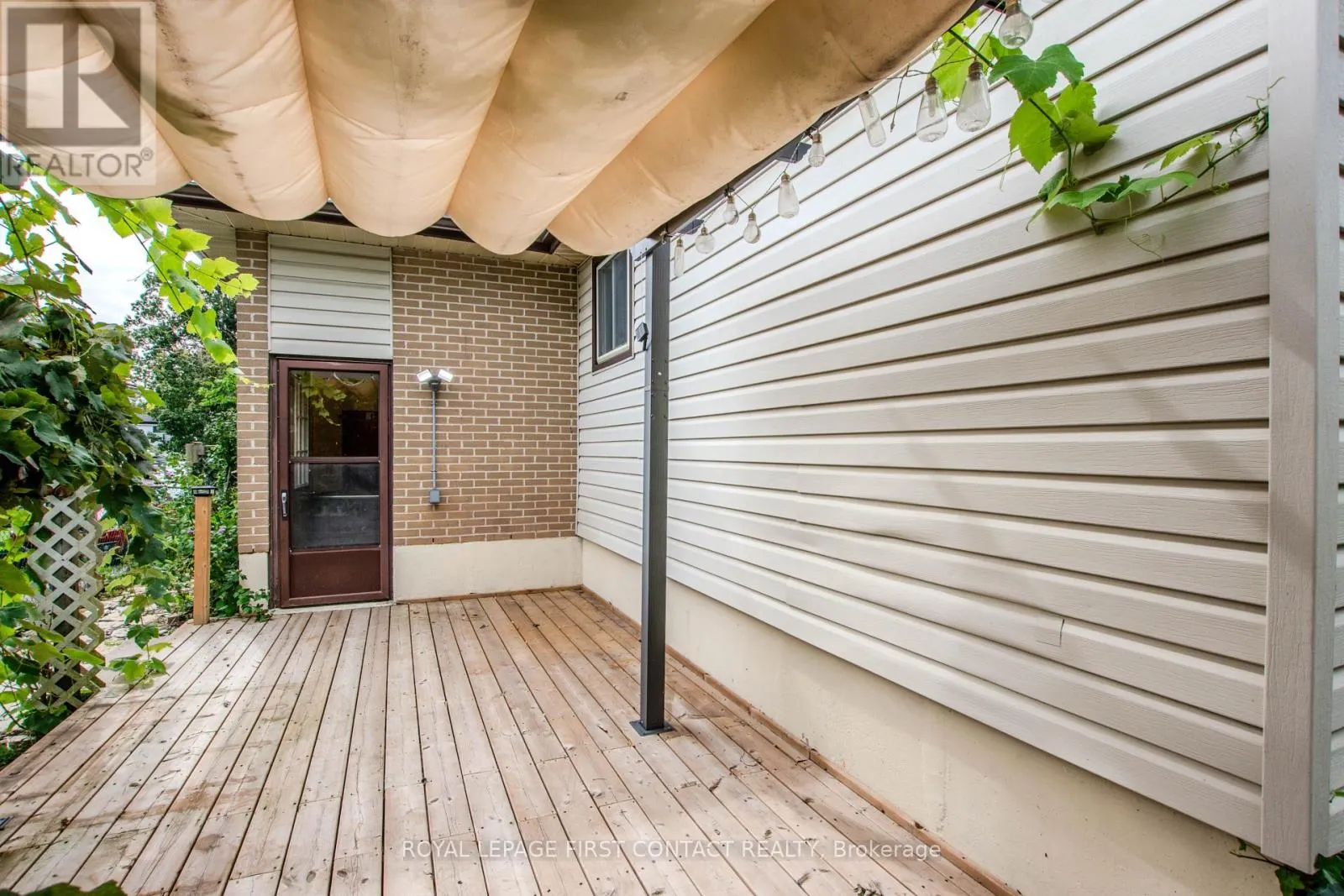 12 DAPHNE CRESCENT