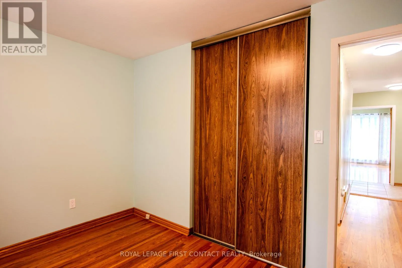 12 DAPHNE CRESCENT