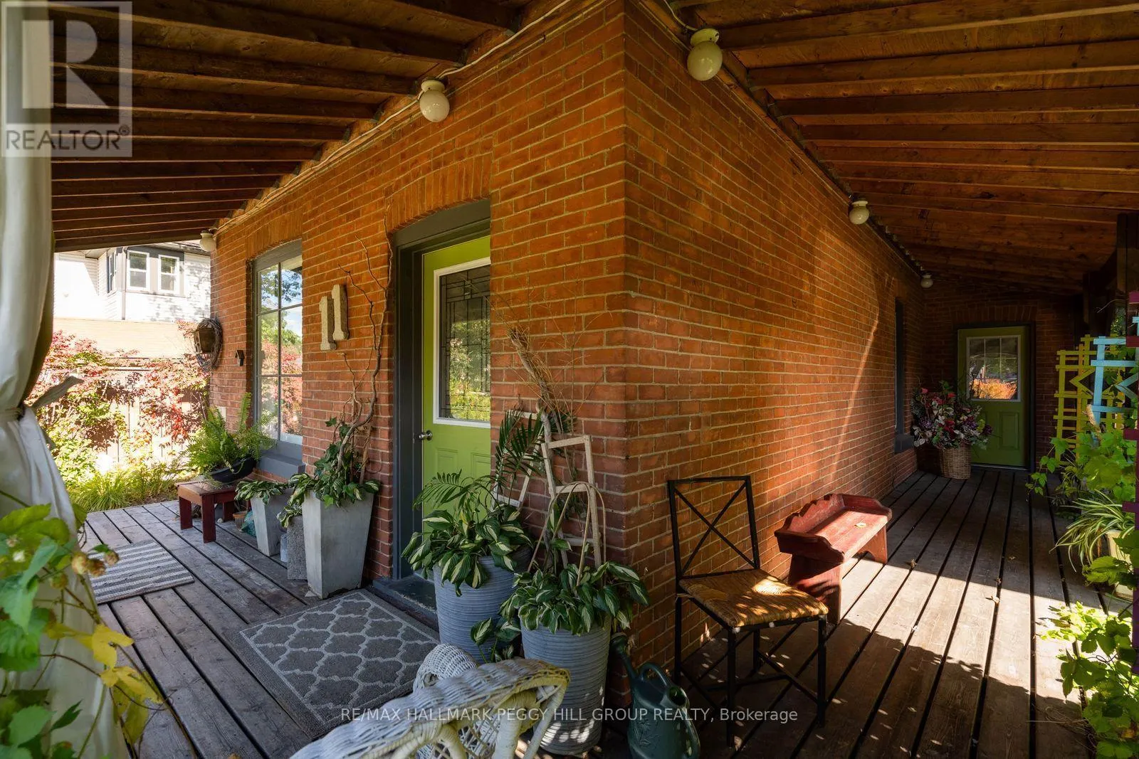 11 FRANCES STREET N