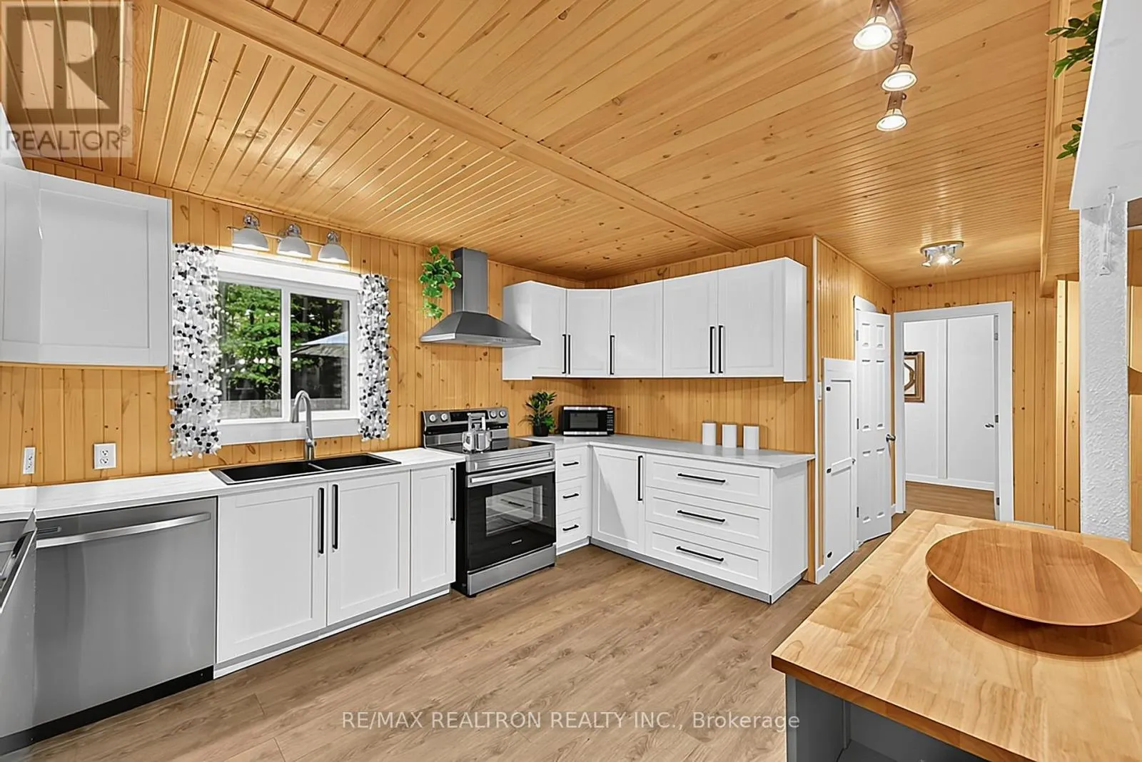 49 WOLFE TRAIL