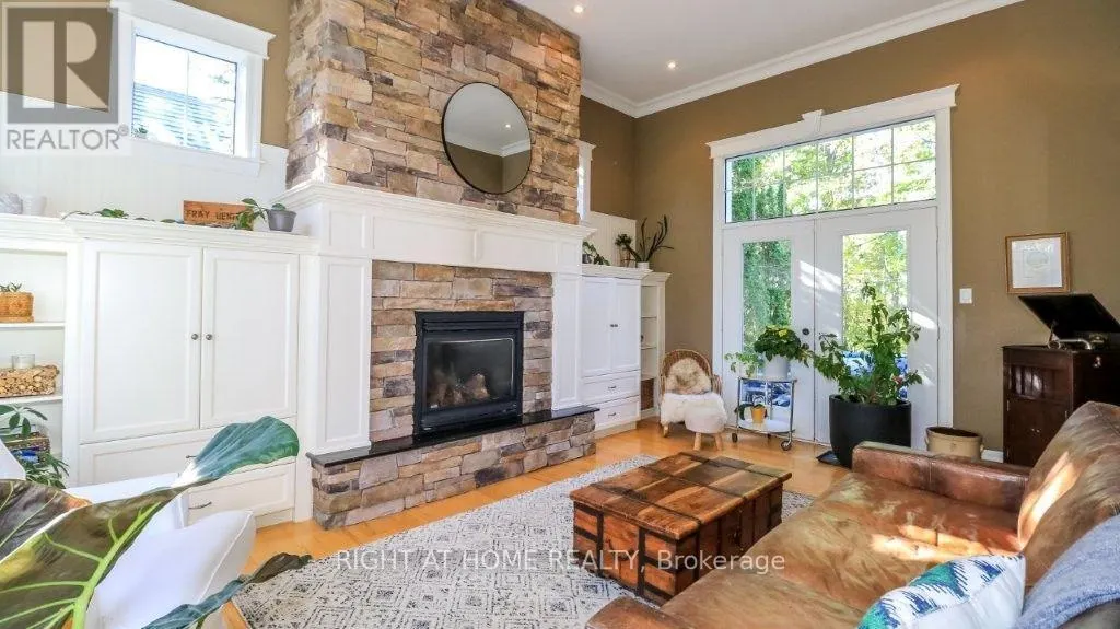 44 HIGHLAND DRIVE