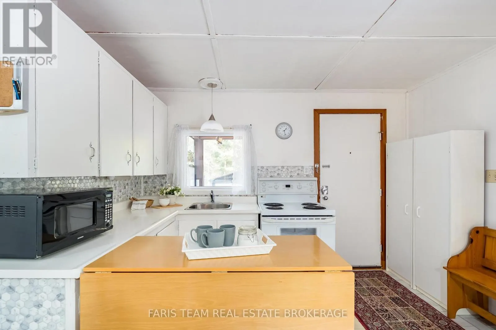 14 CHEZ NOUS AVENUE