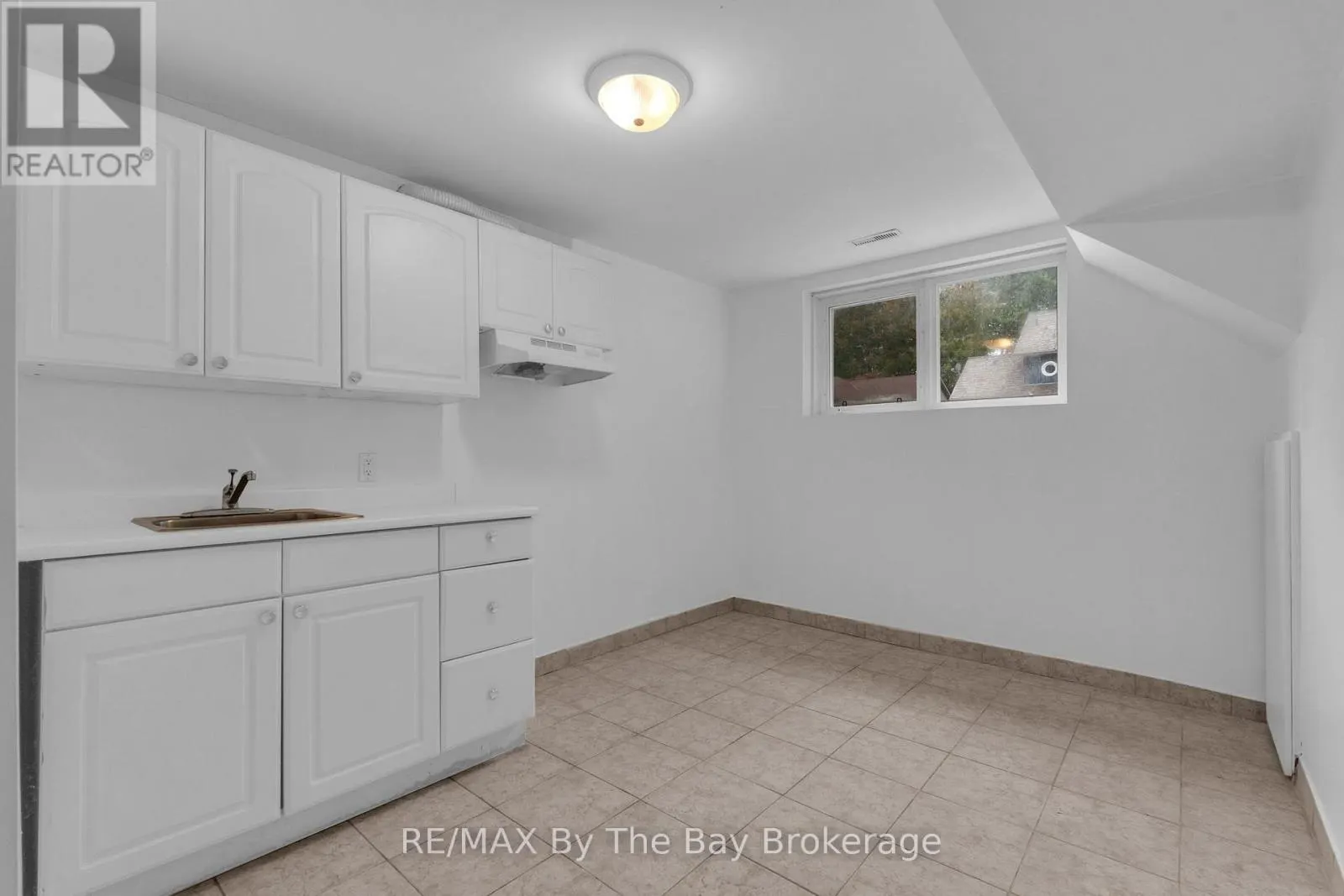 5 BRILLINGER DRIVE