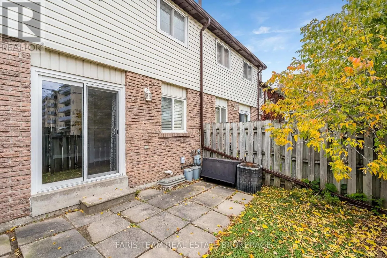 6 - 261 ROSE STREET