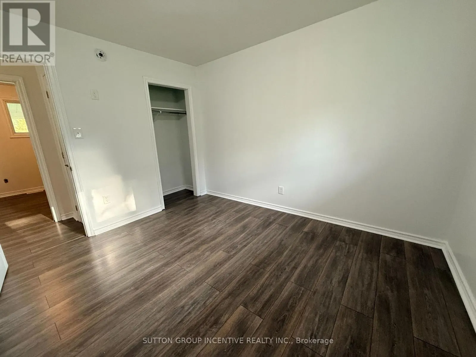 52 GRANDVIEW CRESCENT