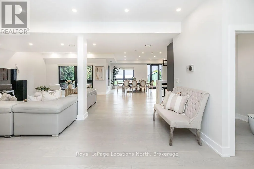 11 GEORGIAN MANOR DRIVE