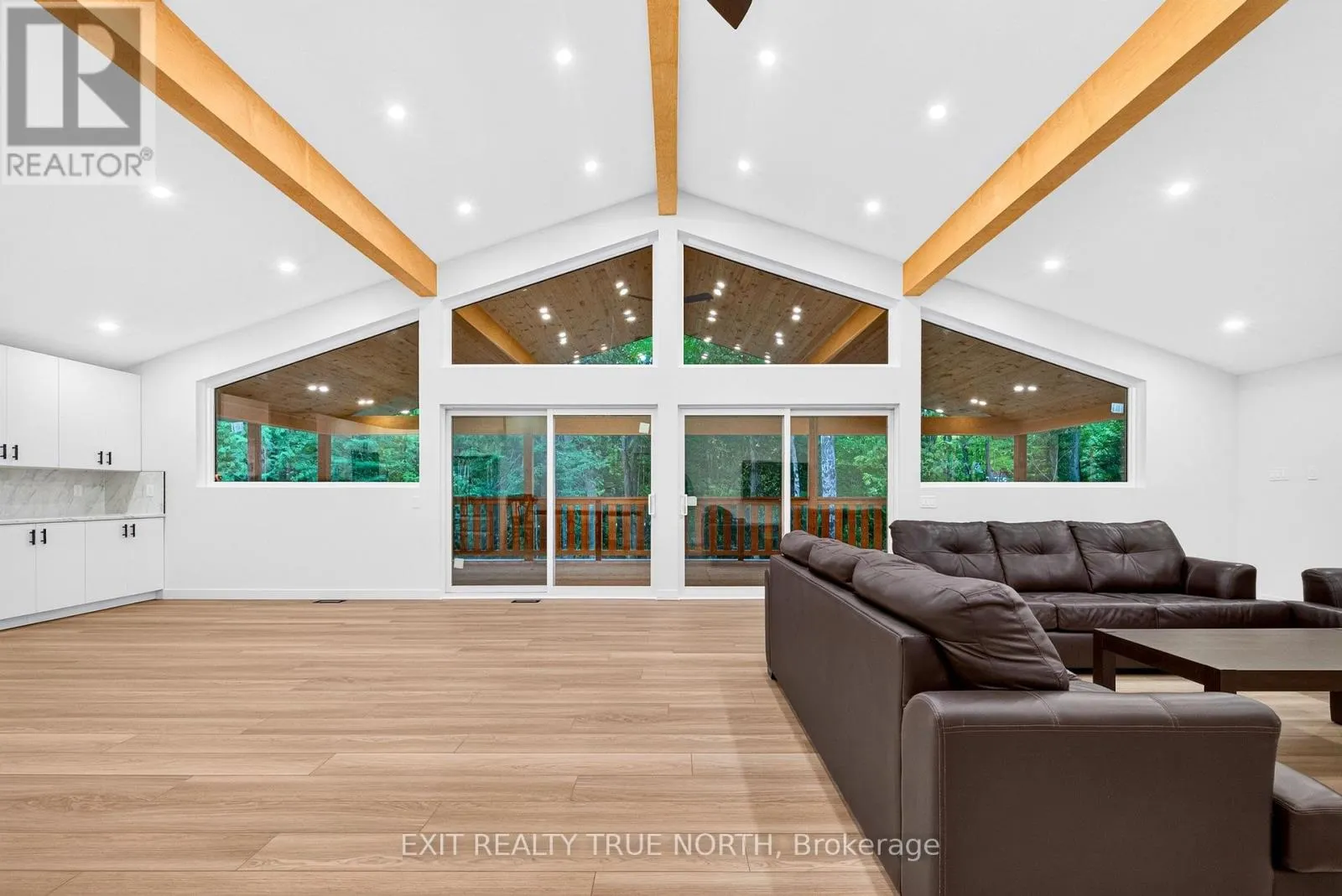 36 PINE NEEDLES DRIVE