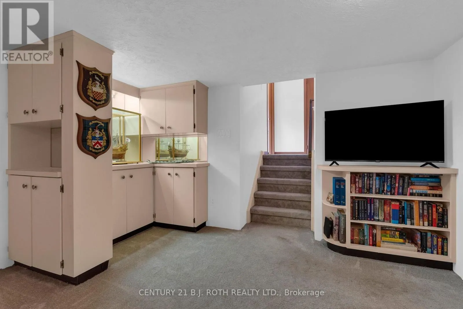 254 GROVE STREET E