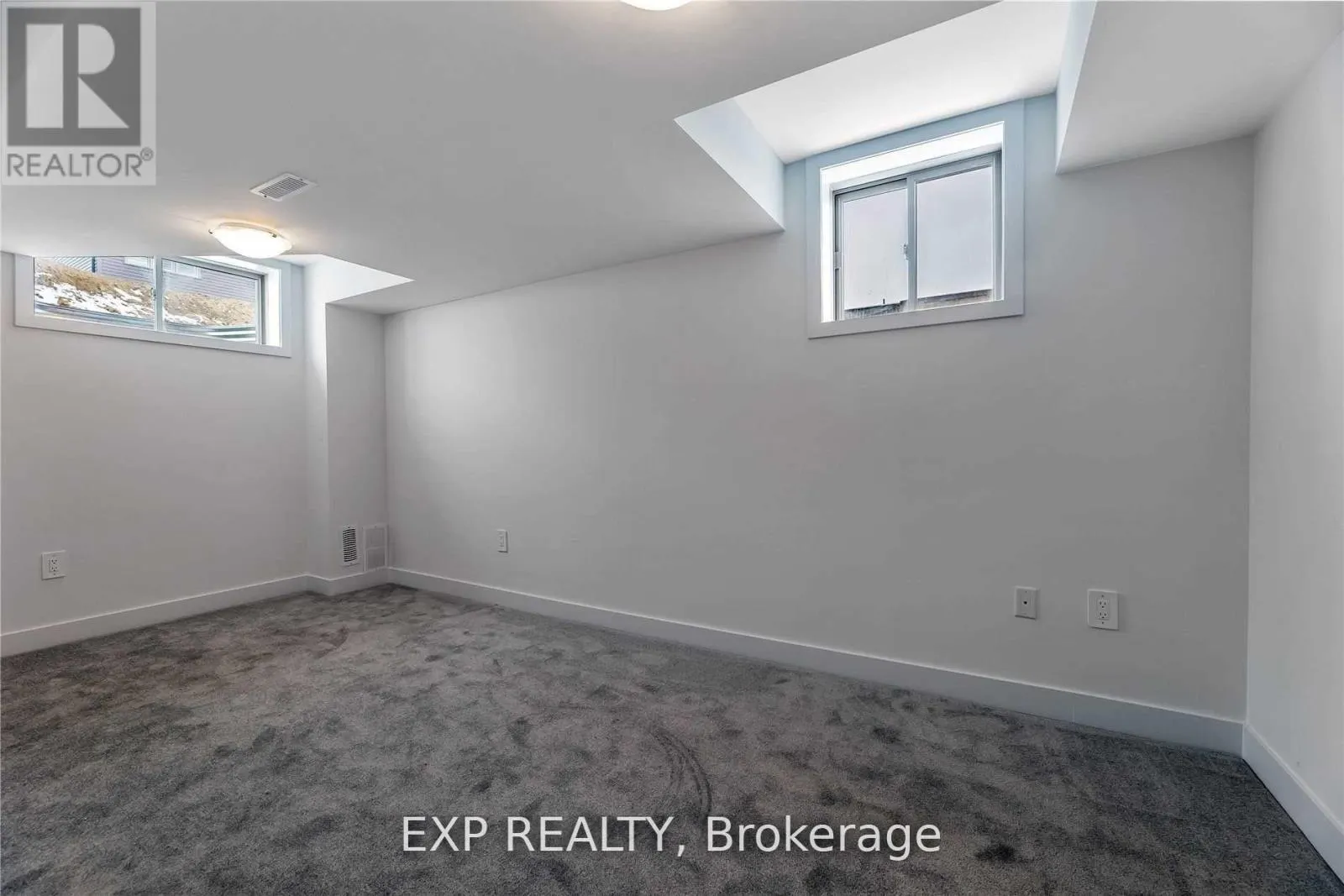11 EVERGREEN TERRACE