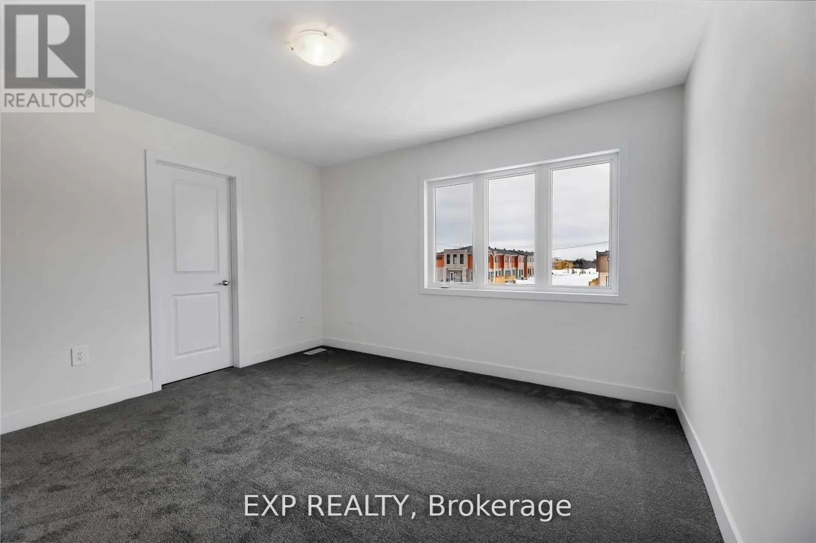 11 EVERGREEN TERRACE