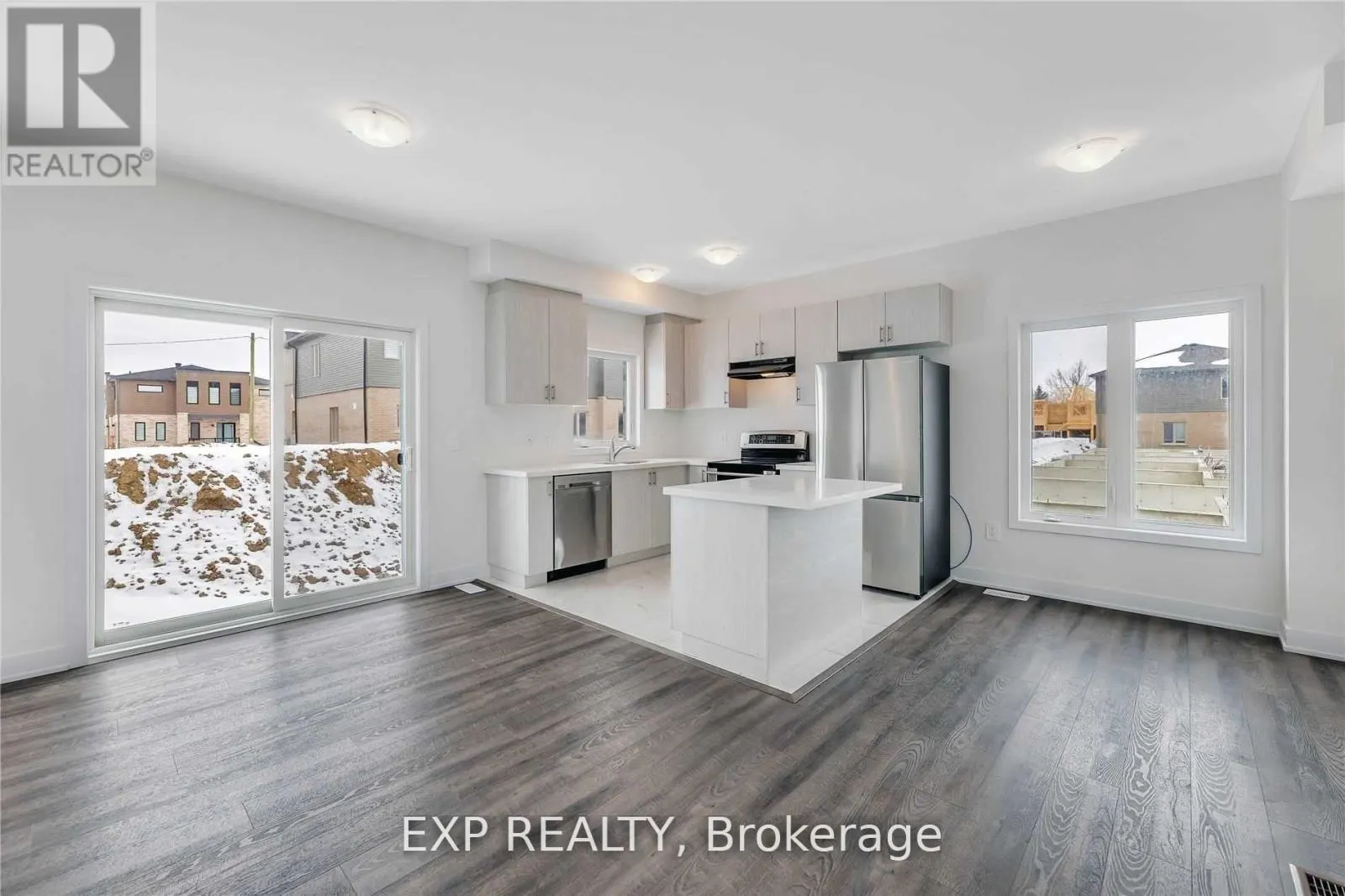 11 EVERGREEN TERRACE