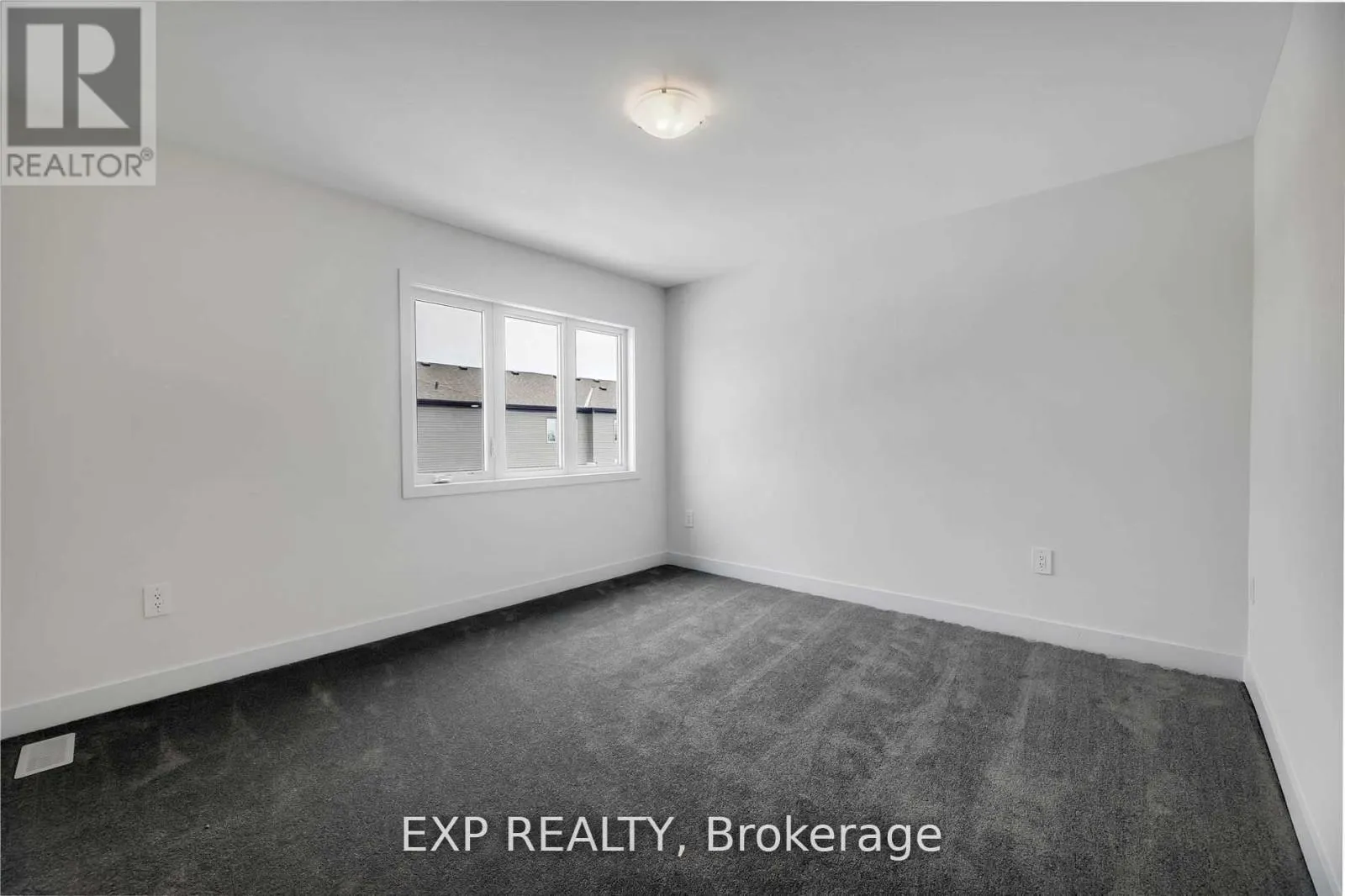 11 EVERGREEN TERRACE