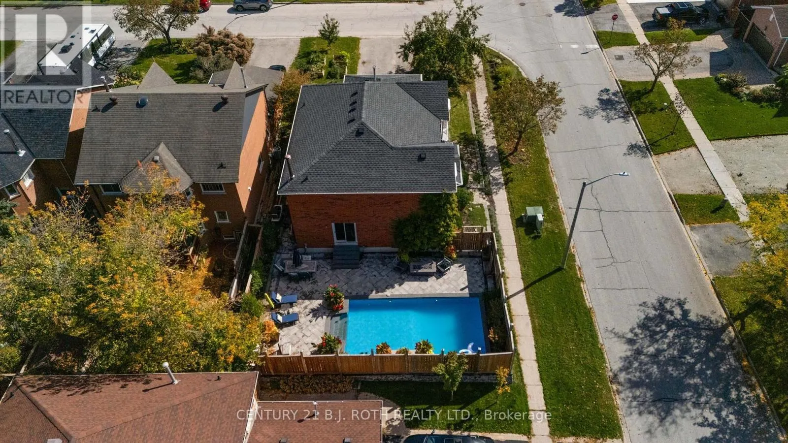 2 BRUSHWOOD CRESCENT