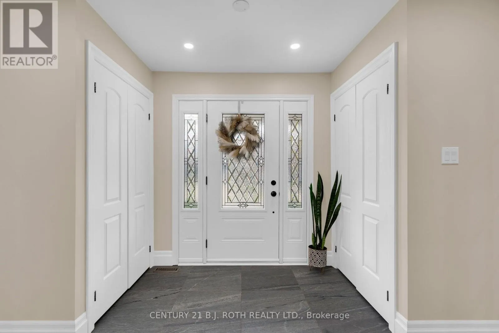 2 BRUSHWOOD CRESCENT