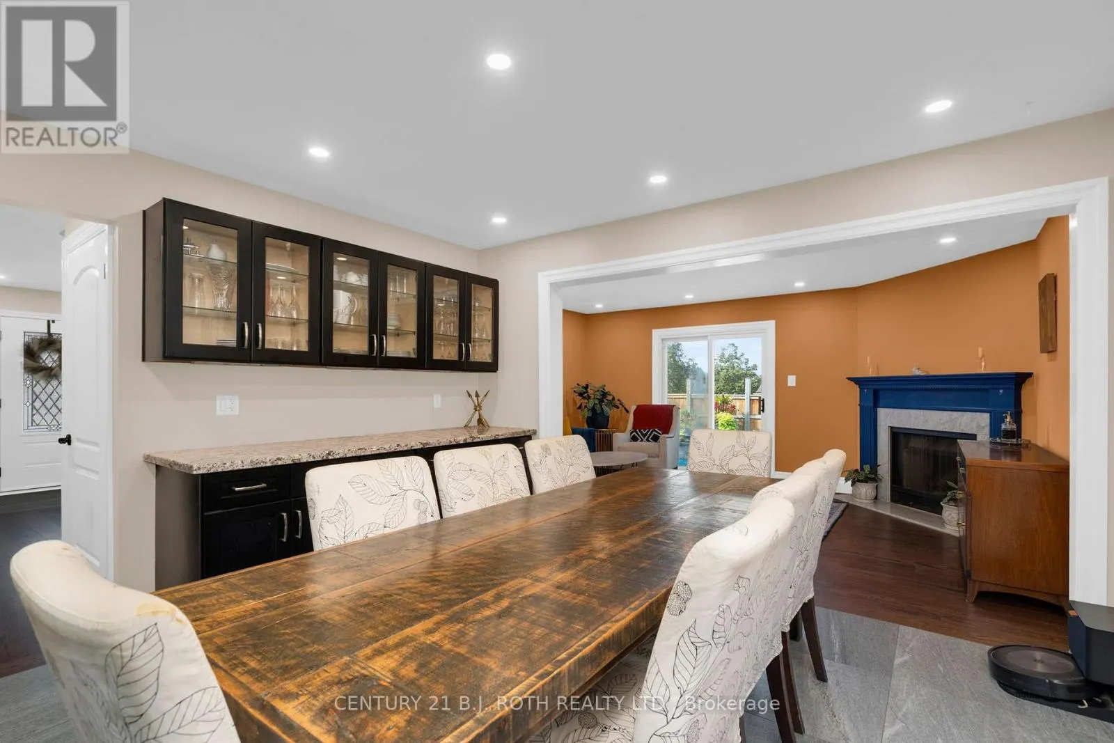 2 BRUSHWOOD CRESCENT