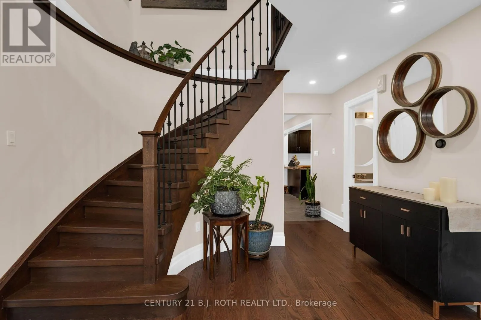 2 BRUSHWOOD CRESCENT
