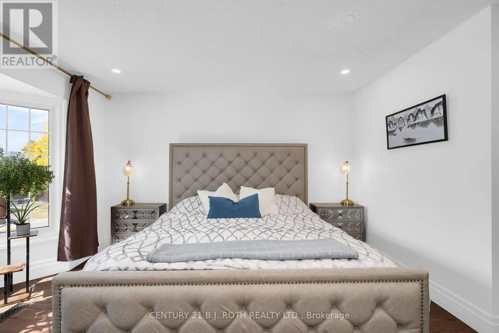 2 BRUSHWOOD CRESCENT