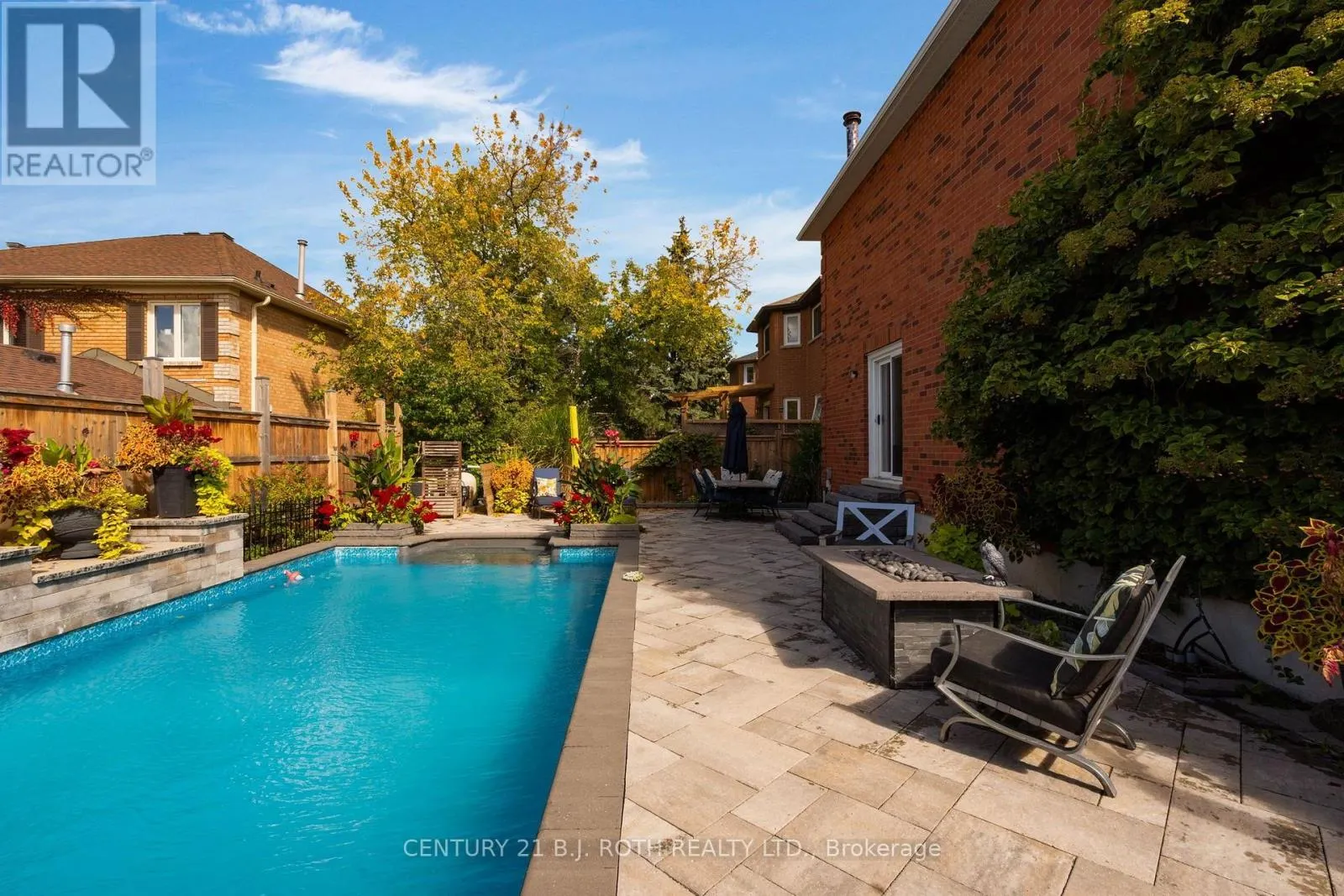 2 BRUSHWOOD CRESCENT