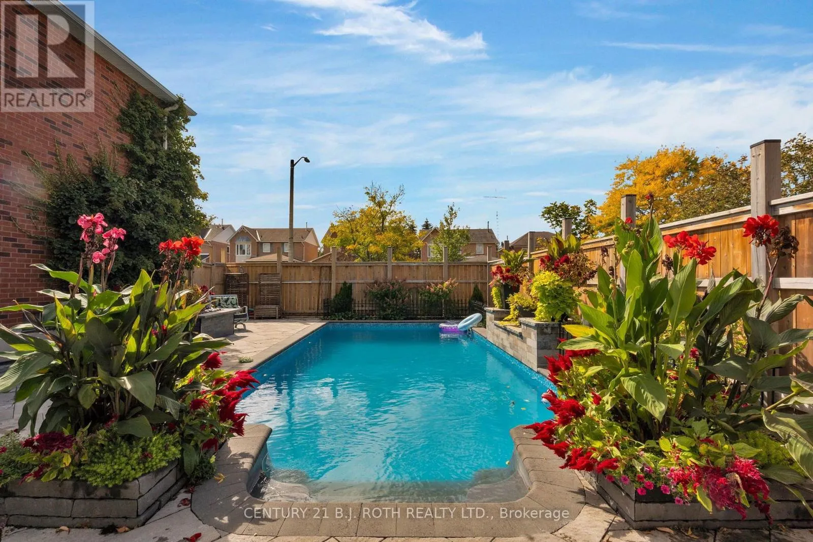 2 BRUSHWOOD CRESCENT