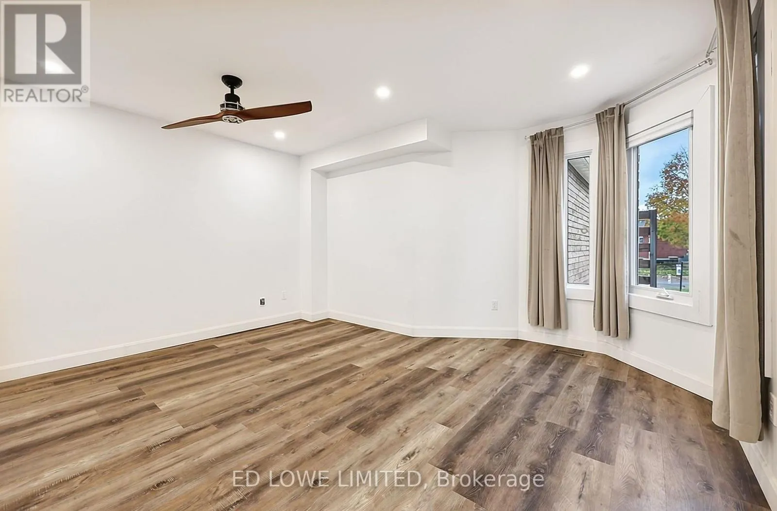 63 WEATHERUP CRESCENT
