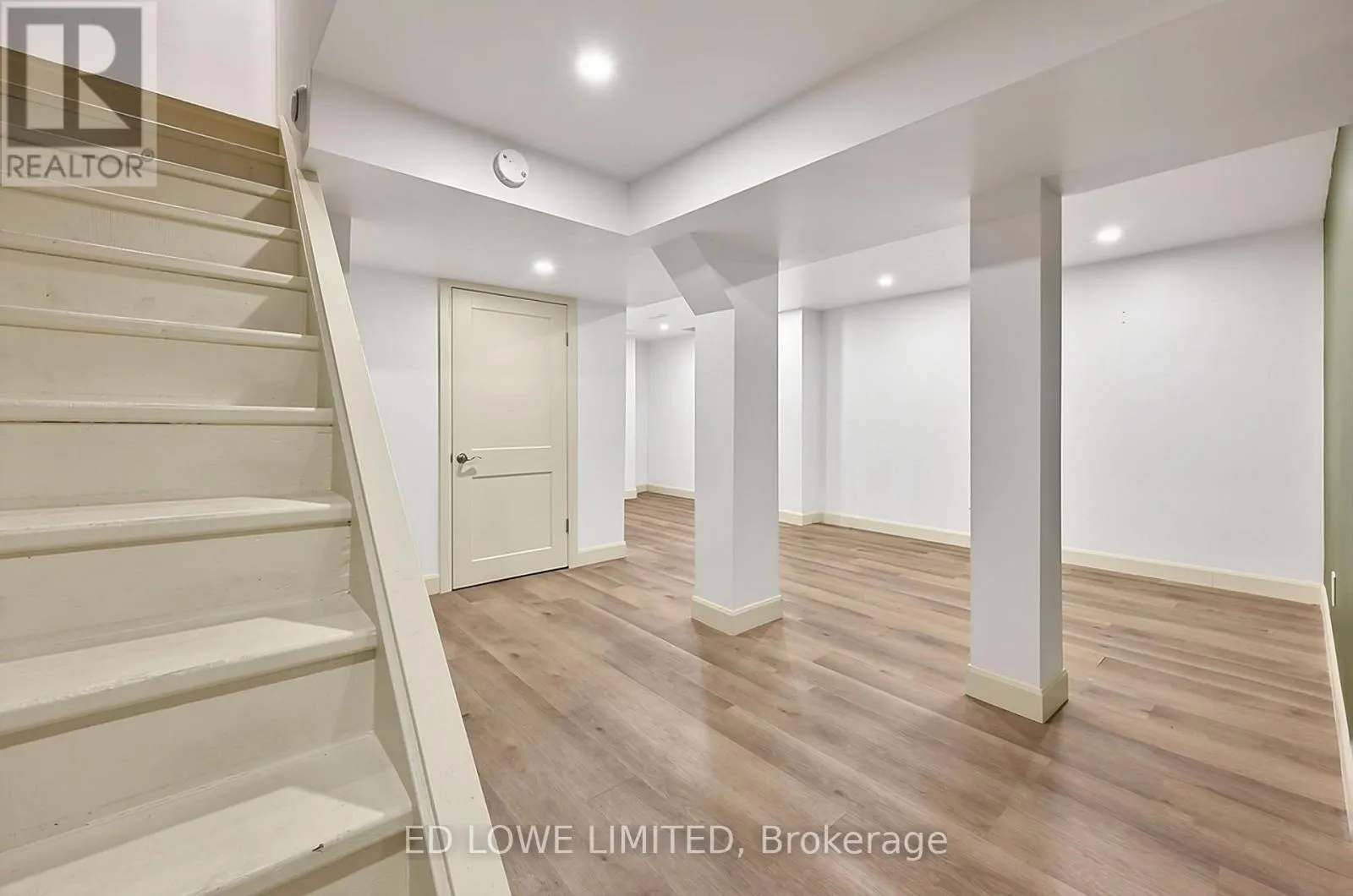 63 WEATHERUP CRESCENT