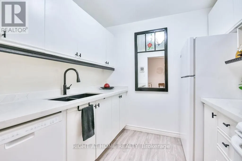 B6 - 179 EDGEHILL DRIVE