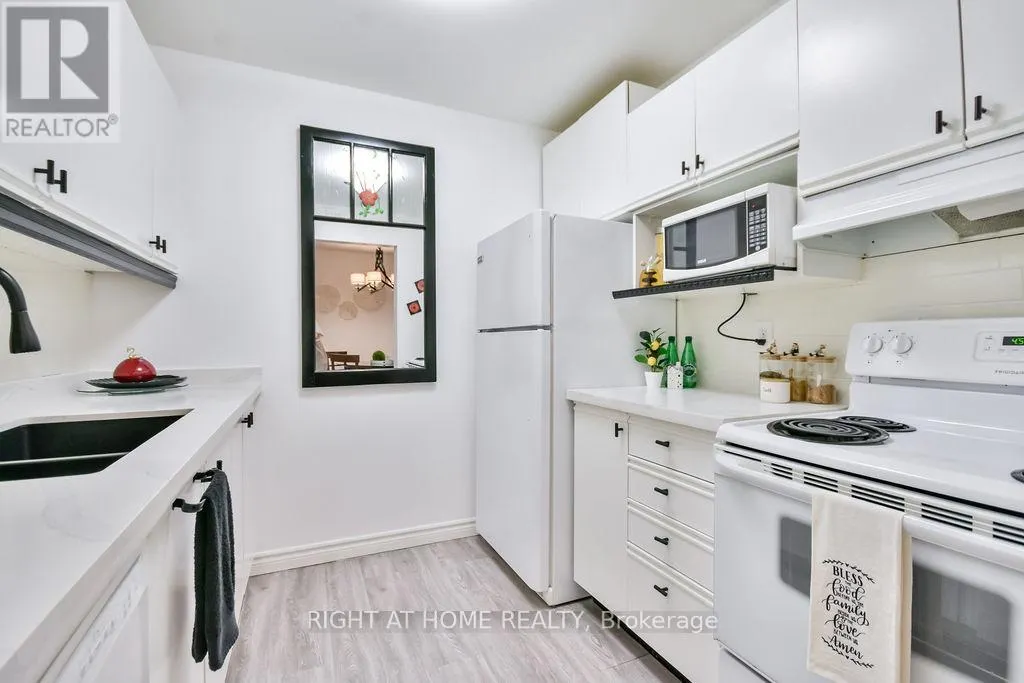 B6 - 179 EDGEHILL DRIVE