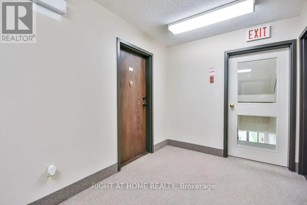 B6 - 179 EDGEHILL DRIVE