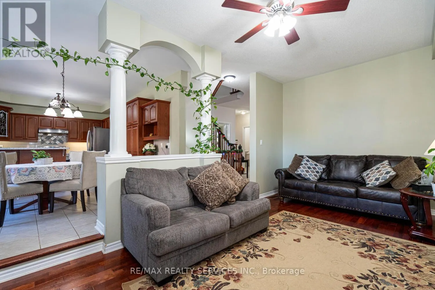 22 SOVEREIGN'S GATE