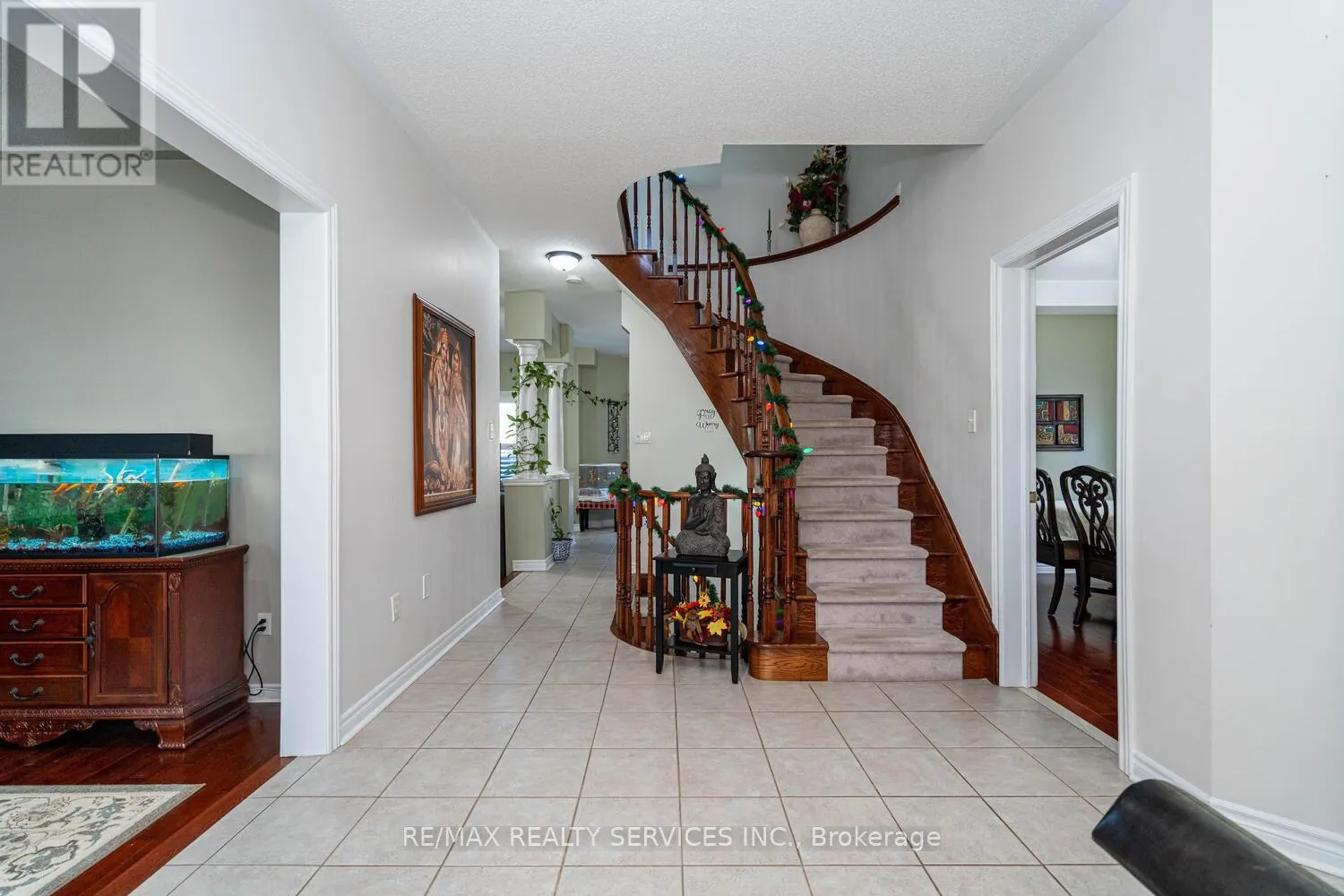 22 SOVEREIGN'S GATE